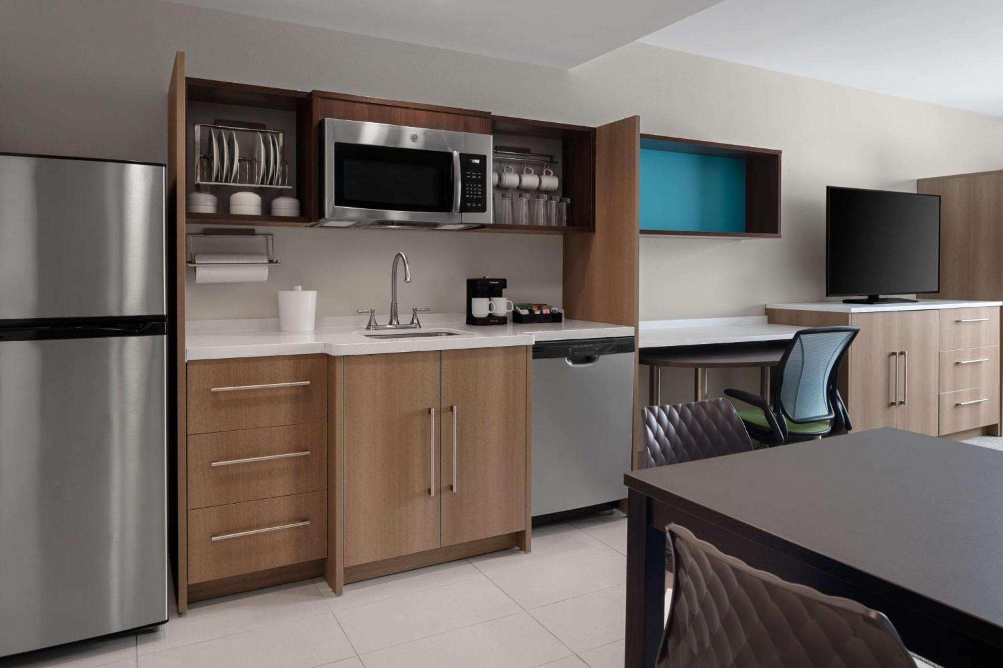Home2 Suites By Hilton Des Moines At Drake University Εξωτερικό φωτογραφία