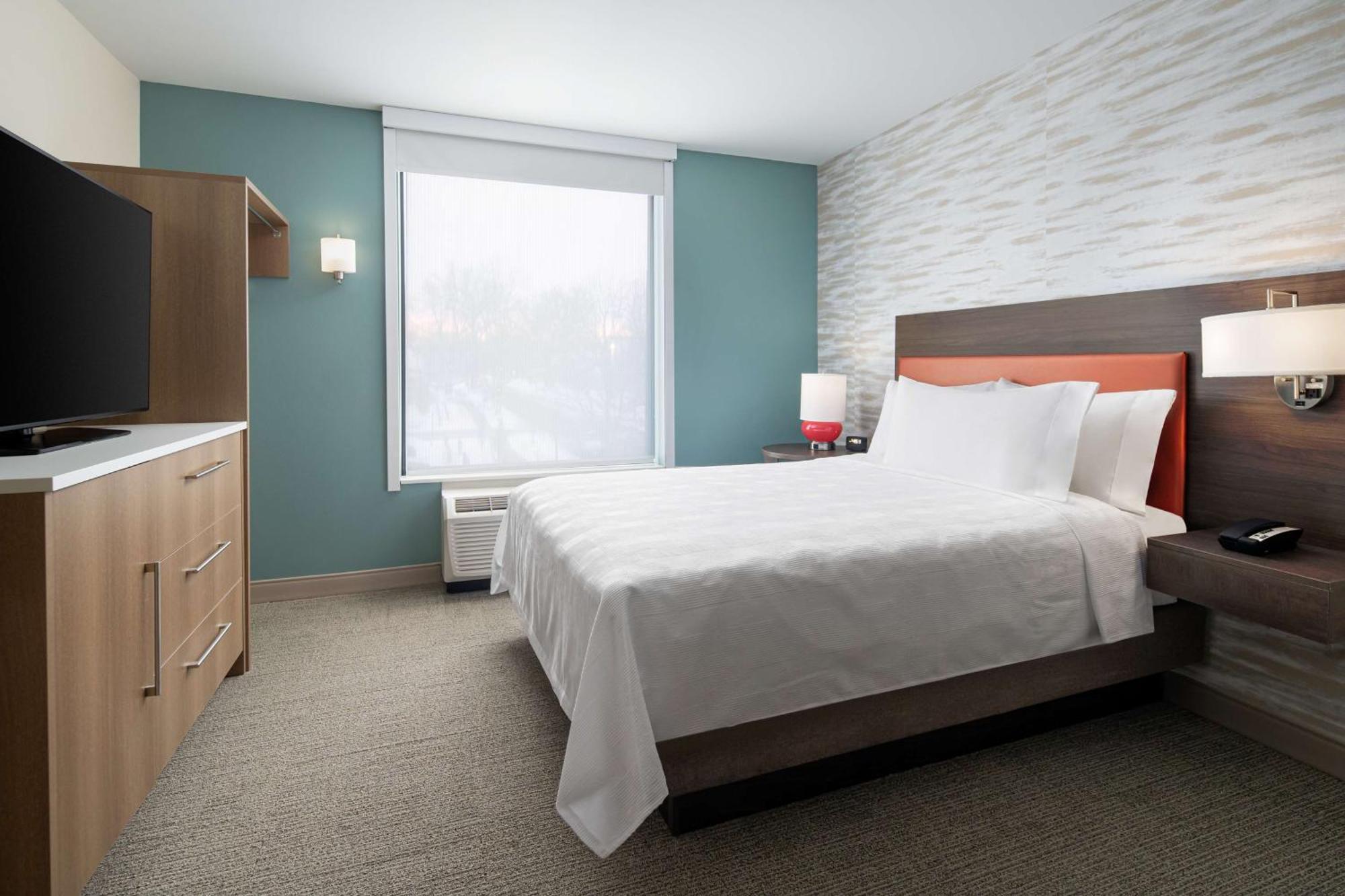 Home2 Suites By Hilton Des Moines At Drake University Εξωτερικό φωτογραφία