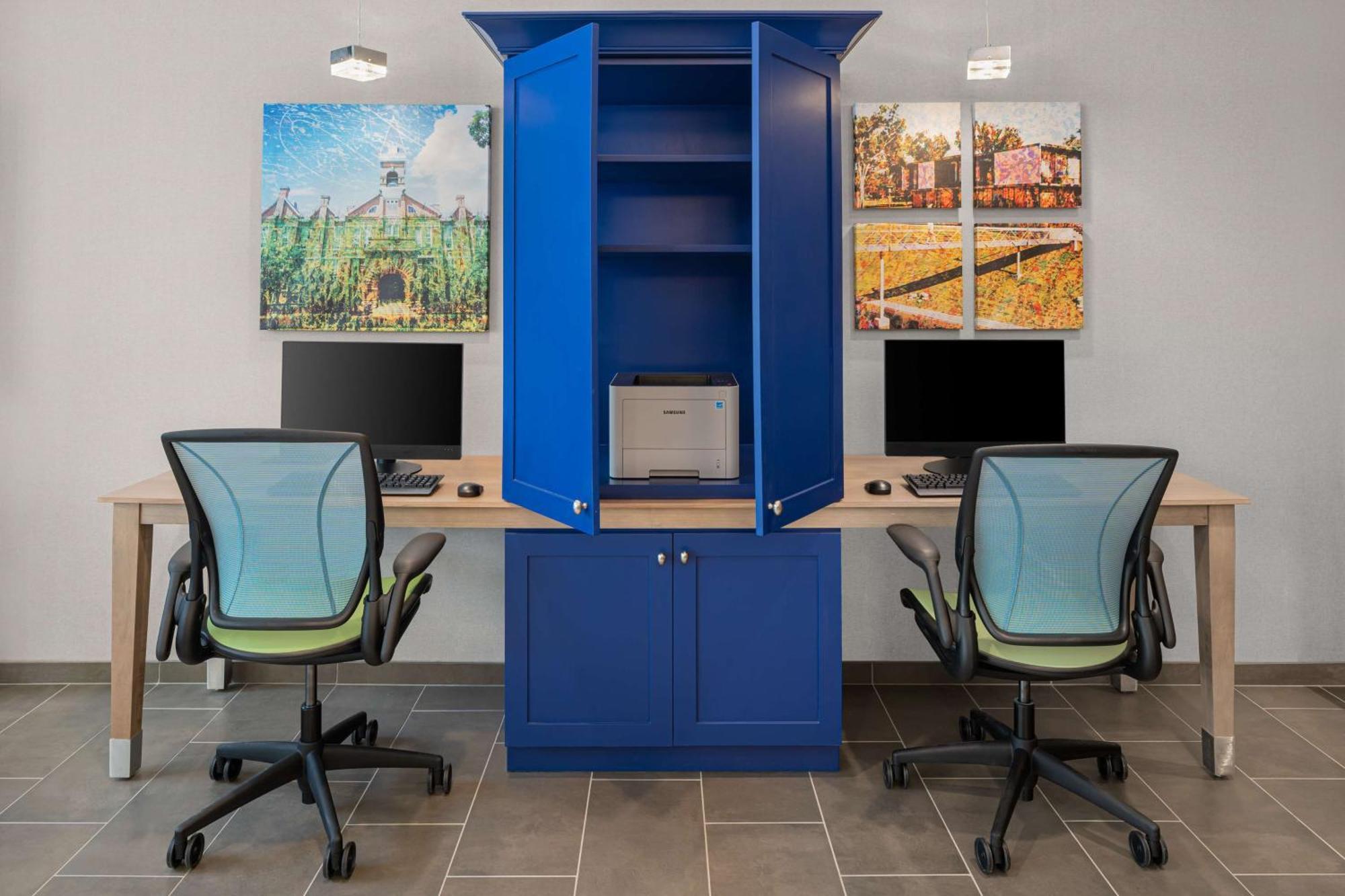 Home2 Suites By Hilton Des Moines At Drake University Εξωτερικό φωτογραφία
