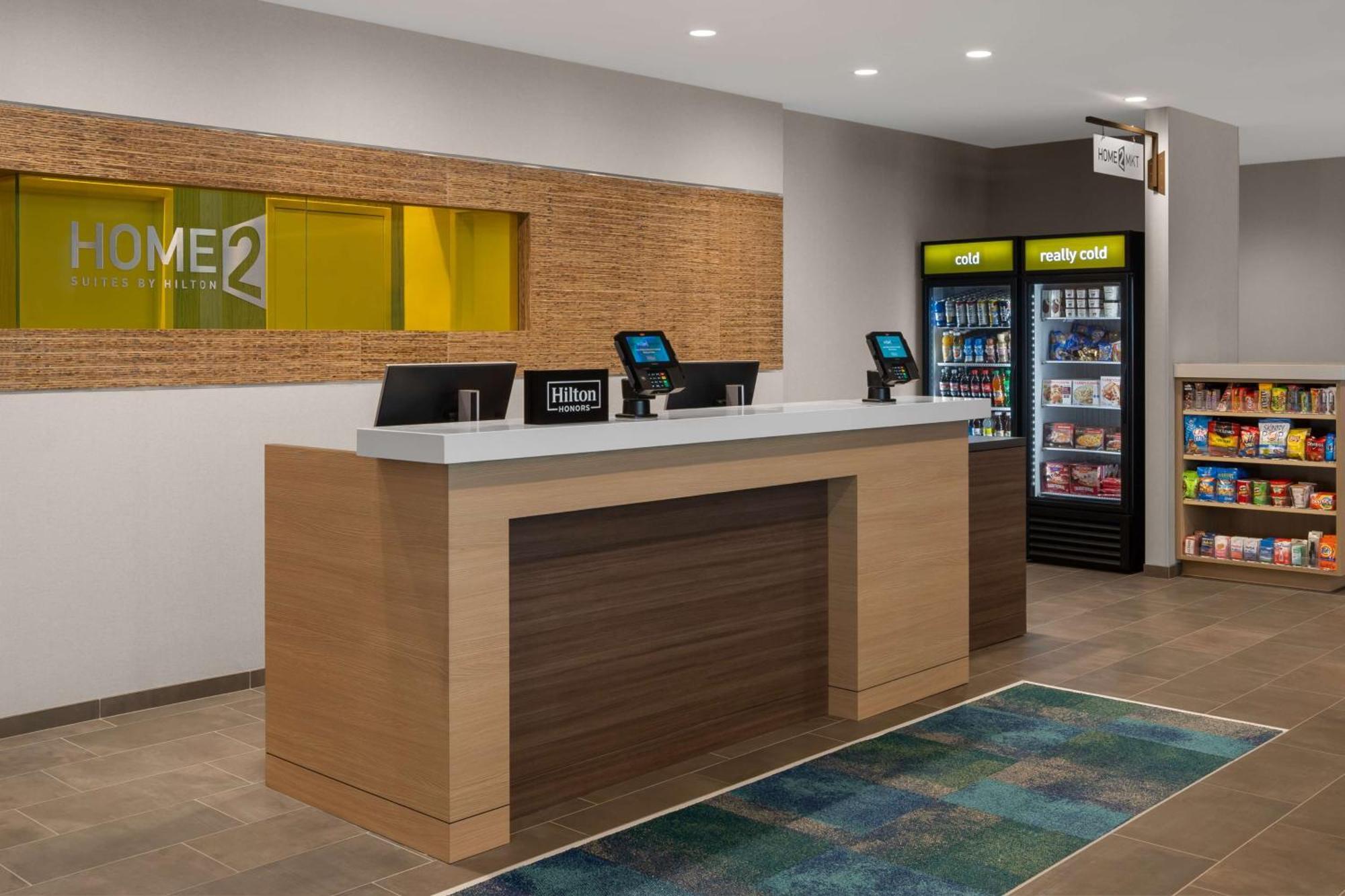 Home2 Suites By Hilton Des Moines At Drake University Εξωτερικό φωτογραφία
