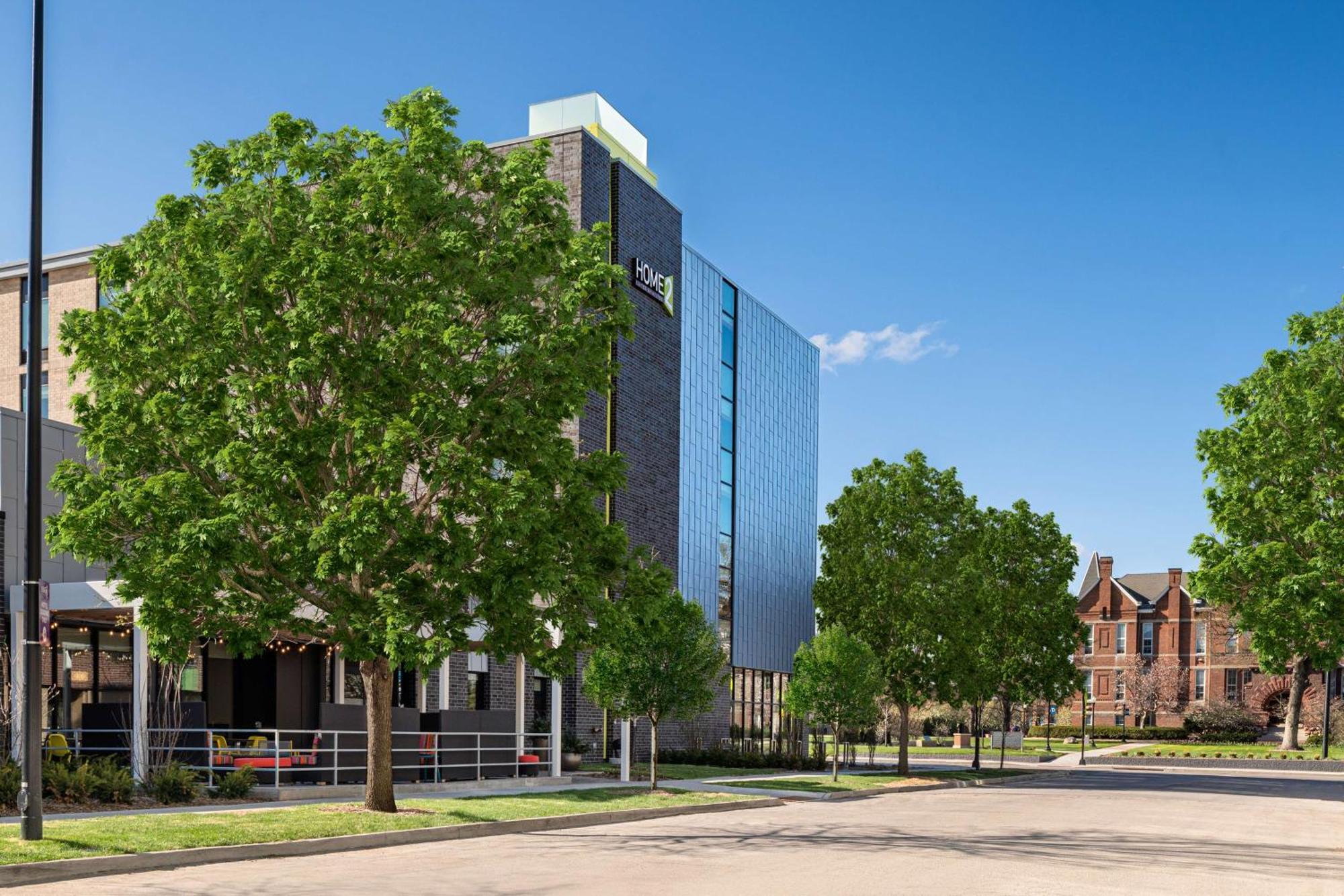 Home2 Suites By Hilton Des Moines At Drake University Εξωτερικό φωτογραφία