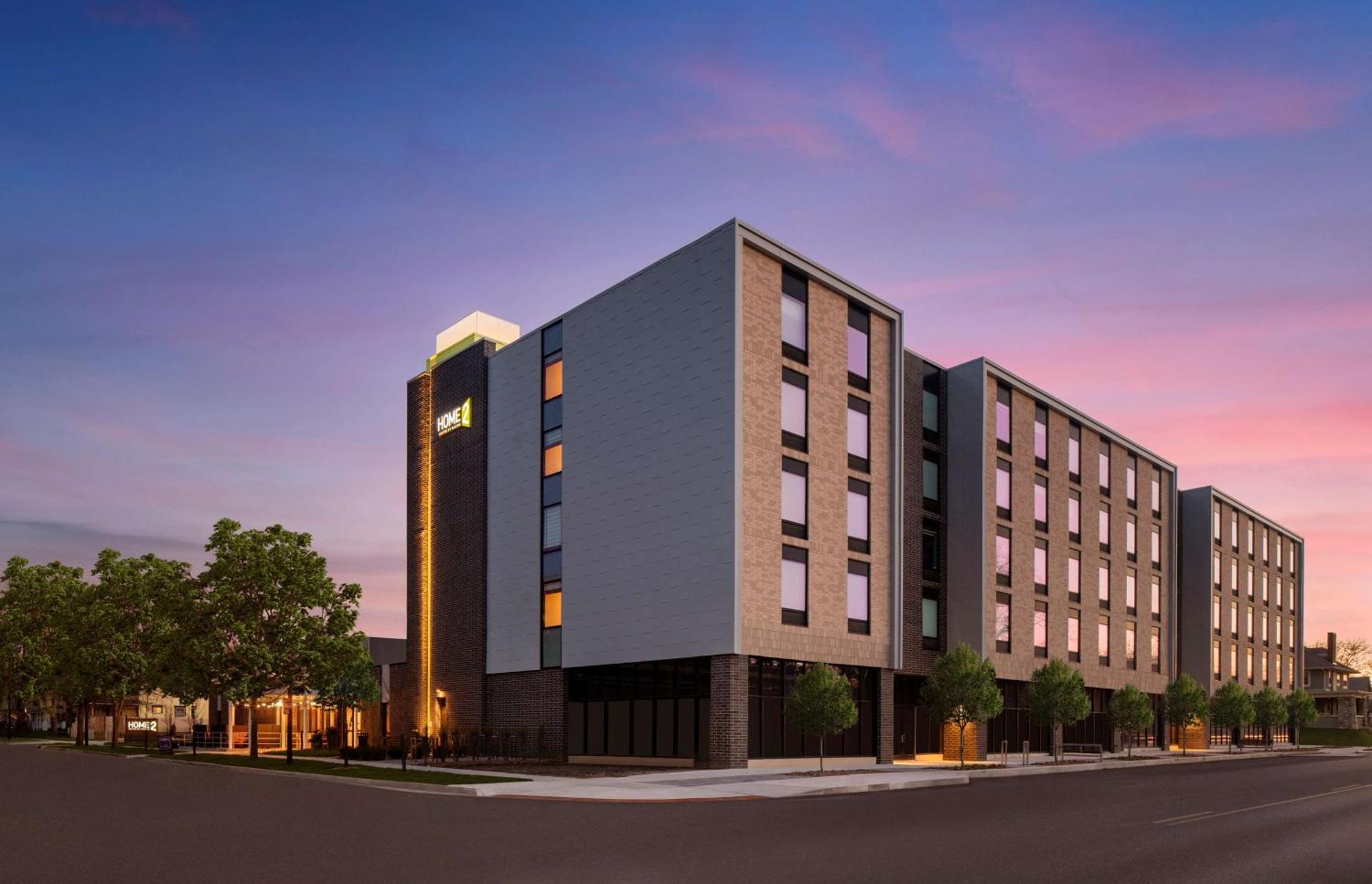 Home2 Suites By Hilton Des Moines At Drake University Εξωτερικό φωτογραφία